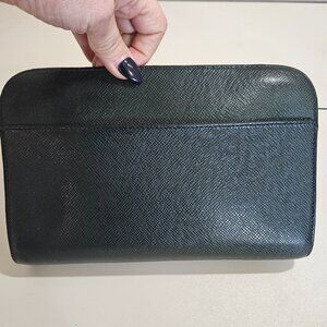 Louis Vitton Taiga Orsa Clutch/Wristlet - Green
